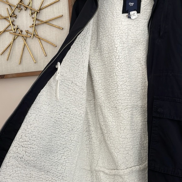 GAP black parka. Size: Small - Picture 3 of 5